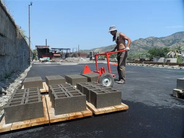 Semi-Automatic Concrete Block Machine Pallet System